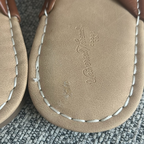 Universal Thread Womens Sandals - Picture 3 of 3